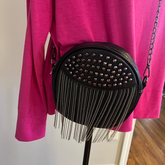 Cute Crossbody! - Picture 1 of 15